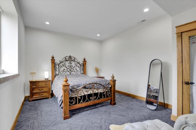 39980 Lake Summit Dr, Loon Lake, WA 99148