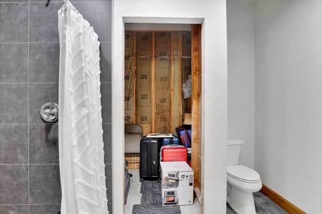 39980 Lake Summit Dr, Loon Lake, WA 99148