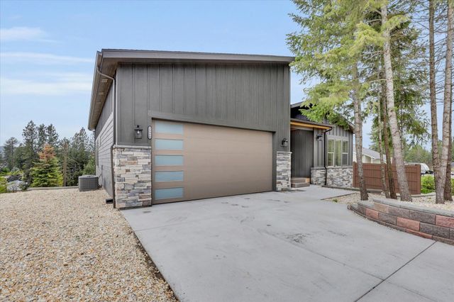 39980 Lake Summit Dr, Loon Lake, WA 99148