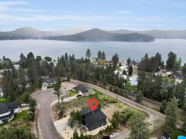 39980 Lake Summit Dr, Loon Lake, WA 99148