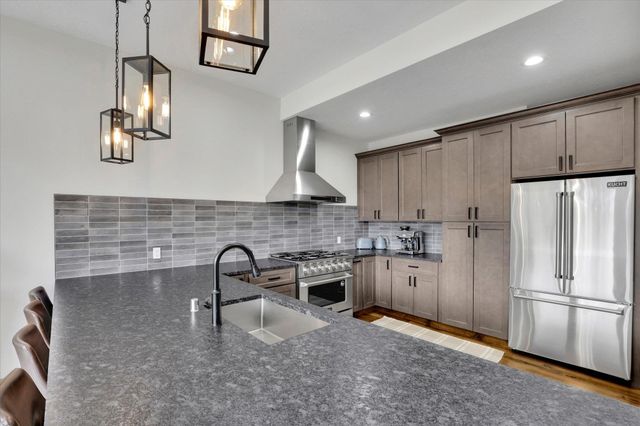 39980 Lake Summit Dr, Loon Lake, WA 99148