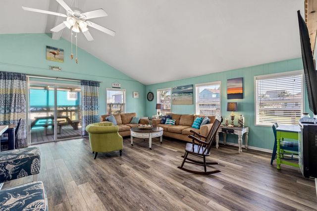 13102 Buccaneer Parkway, Freeport, TX 77541