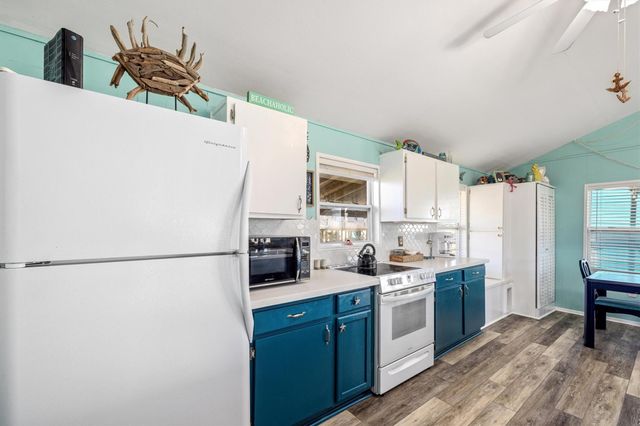 13102 Buccaneer Parkway, Freeport, TX 77541