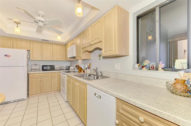 796 CAPRI ISLES BOULEVARD 130, Venice, FL 34292