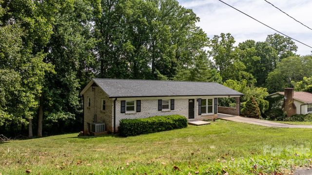 2428 Cedar Valley Drive, Conover, NC 28613