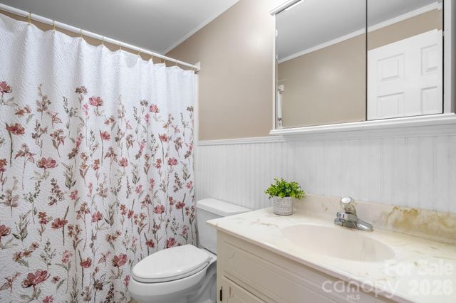 2428 Cedar Valley Drive, Conover, NC 28613