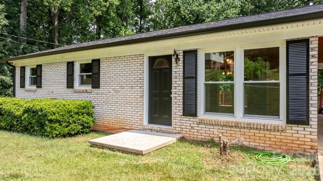 2428 Cedar Valley Drive, Conover, NC 28613