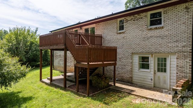 2428 Cedar Valley Drive, Conover, NC 28613