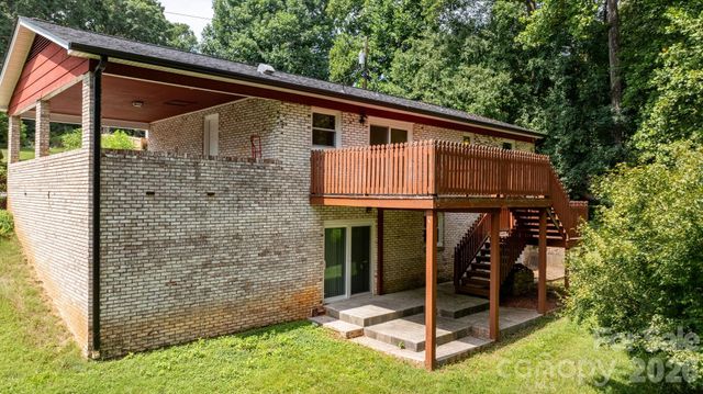 2428 Cedar Valley Drive, Conover, NC 28613
