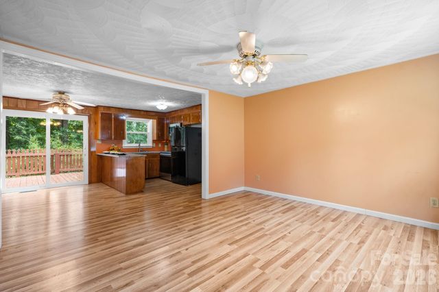 2428 Cedar Valley Drive, Conover, NC 28613