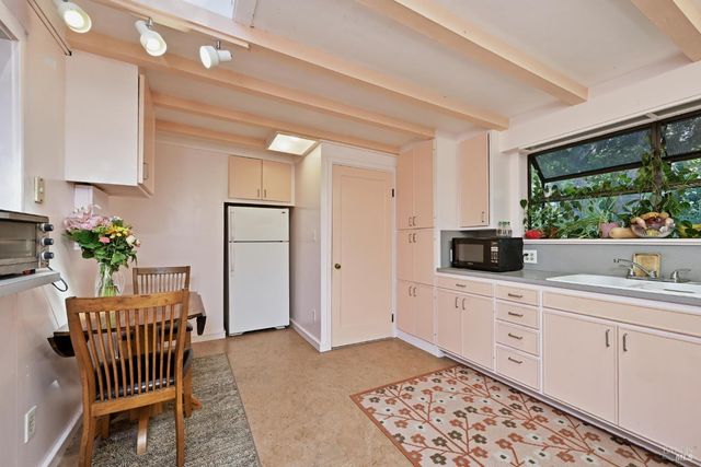 2875 Lomitas Ave, Santa Rosa, CA 95404