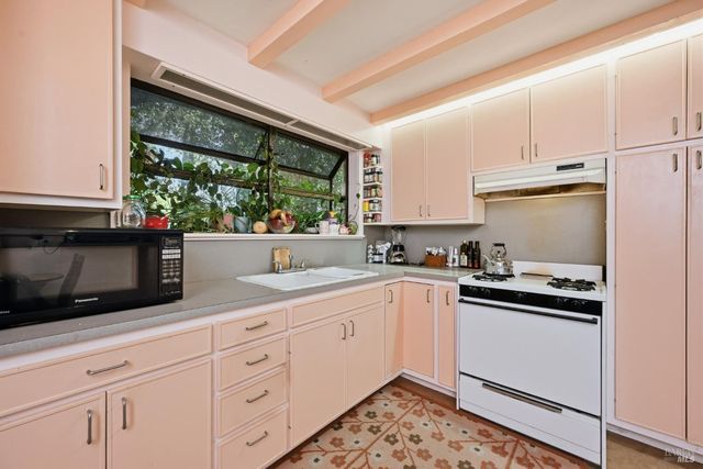 2875 Lomitas Ave, Santa Rosa, CA 95404