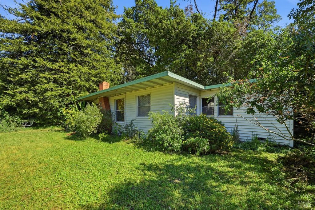 2875 Lomitas Ave, Santa Rosa, CA 95404