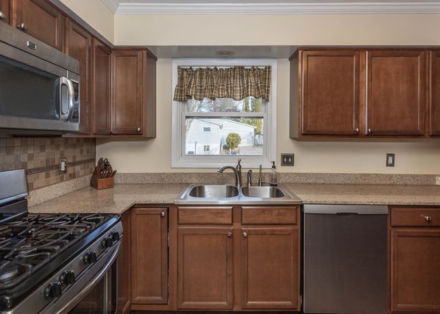 3510 35th Street, Moline, IL 61265