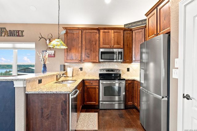 866 Artillery Dr, Canyon Lake, TX 78133