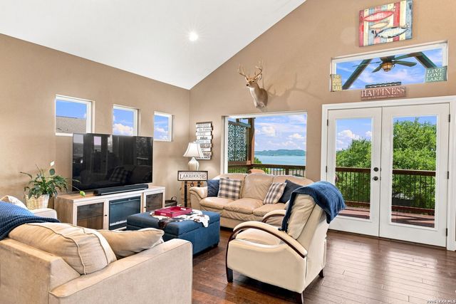 866 Artillery Dr, Canyon Lake, TX 78133