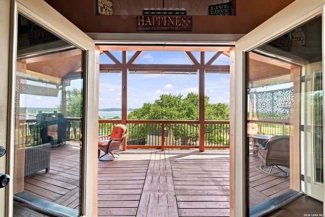 866 Artillery Dr, Canyon Lake, TX 78133