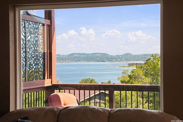 866 Artillery Dr, Canyon Lake, TX 78133