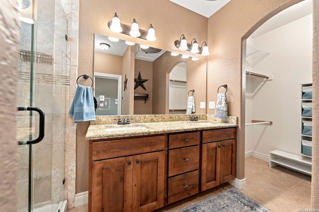 866 Artillery Dr, Canyon Lake, TX 78133