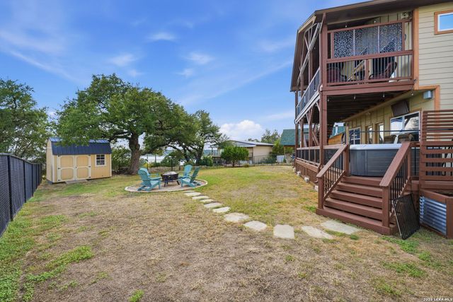 866 Artillery Dr, Canyon Lake, TX 78133