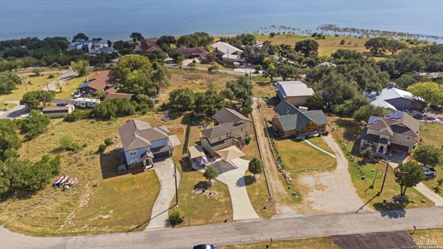 866 Artillery Dr, Canyon Lake, TX 78133