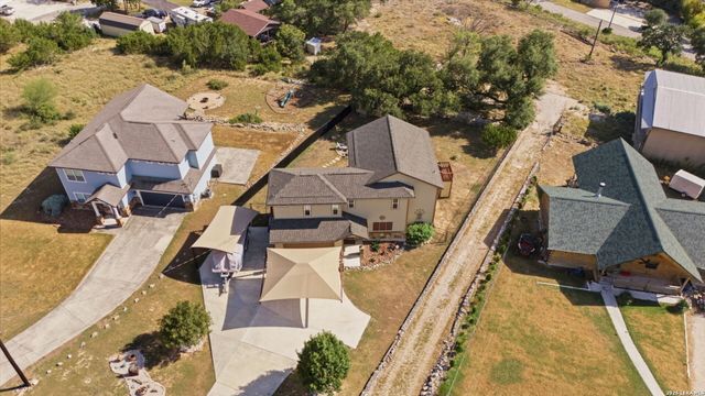 866 Artillery Dr, Canyon Lake, TX 78133
