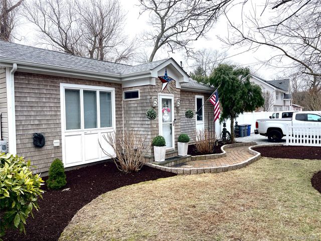 30 Classon Avenue, Mastic, NY 11950