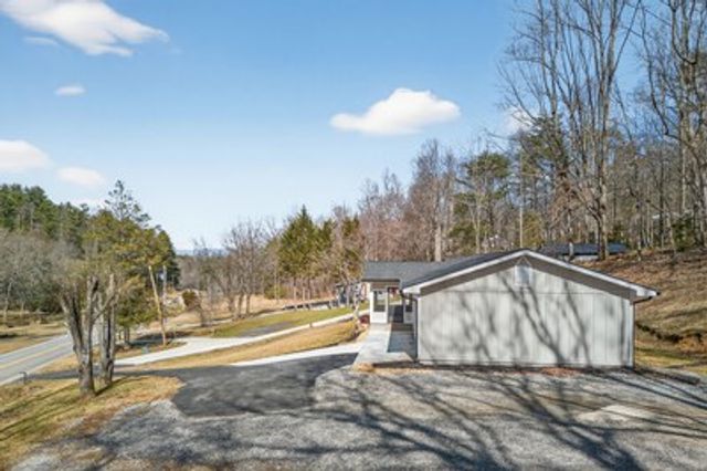 750 Sunnyside Road, Hiawassee, GA 30546