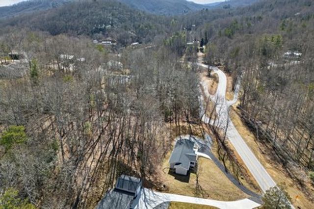 750 Sunnyside Road, Hiawassee, GA 30546