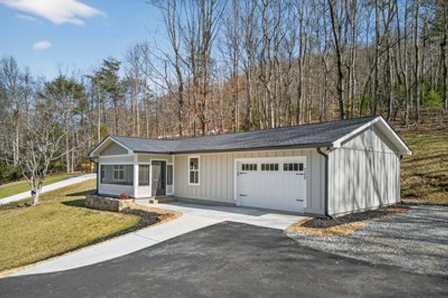 750 Sunnyside Road, Hiawassee, GA 30546
