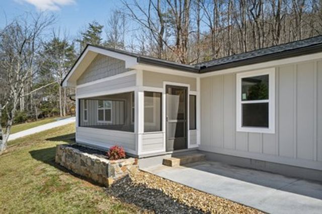 750 Sunnyside Road, Hiawassee, GA 30546