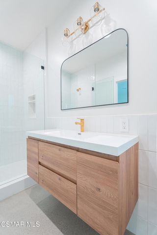 1141 Calle Tulipan 2, Thousand Oaks, CA 91360