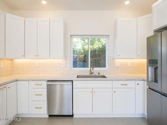 1141 Calle Tulipan 2, Thousand Oaks, CA 91360