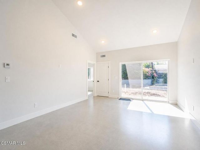 1141 Calle Tulipan 2, Thousand Oaks, CA 91360