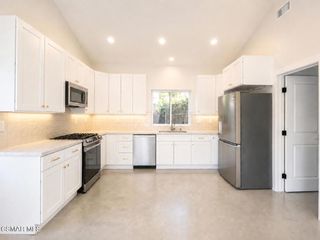1141 Calle Tulipan 2, Thousand Oaks, CA 91360