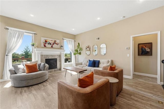 1713 SW Merryman Drive, Lee's Summit, MO 64082