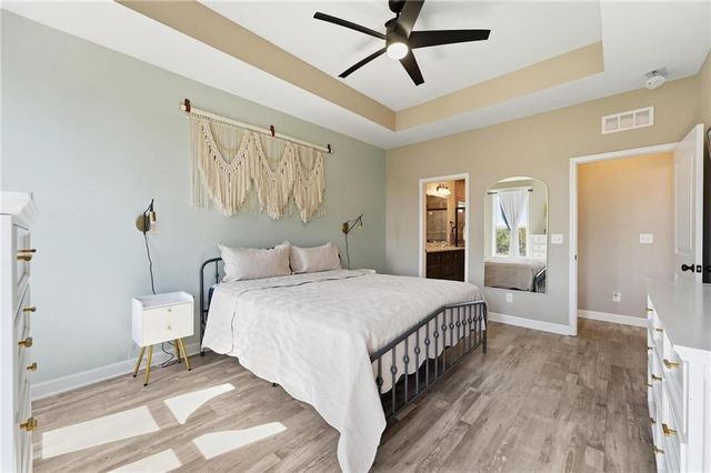 1713 SW Merryman Drive, Lee's Summit, MO 64082