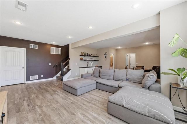 1713 SW Merryman Drive, Lee's Summit, MO 64082