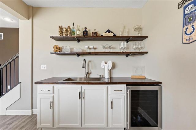 1713 SW Merryman Drive, Lee's Summit, MO 64082