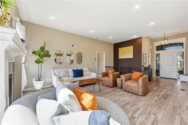 1713 SW Merryman Drive, Lee's Summit, MO 64082