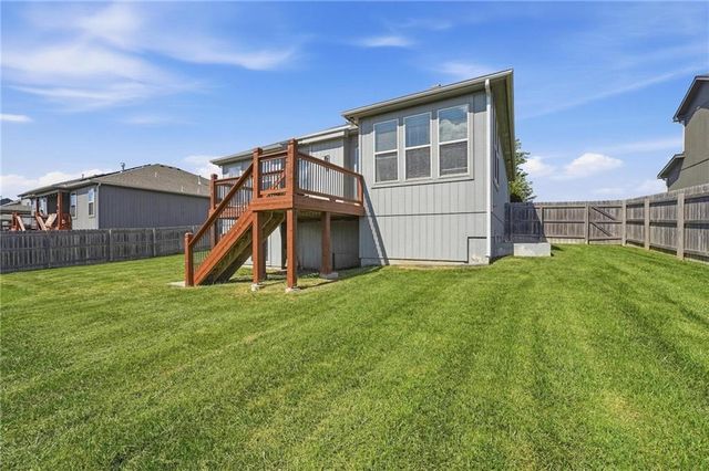 1713 SW Merryman Drive, Lee's Summit, MO 64082
