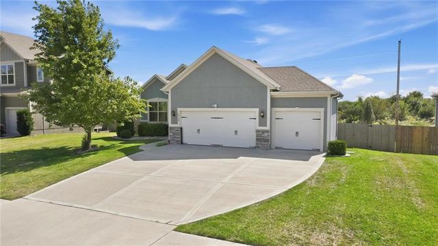1713 SW Merryman Drive, Lee's Summit, MO 64082