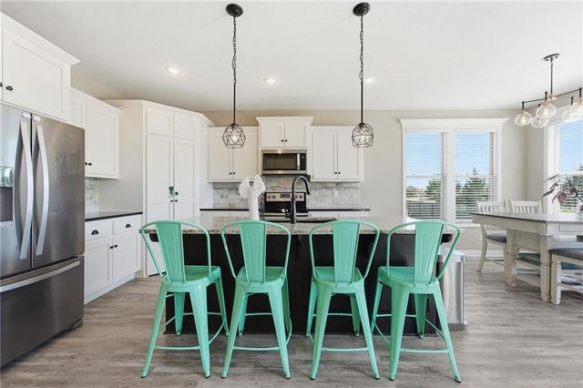 1713 SW Merryman Drive, Lee's Summit, MO 64082