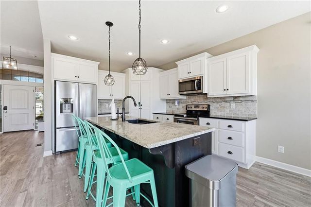 1713 SW Merryman Drive, Lee's Summit, MO 64082