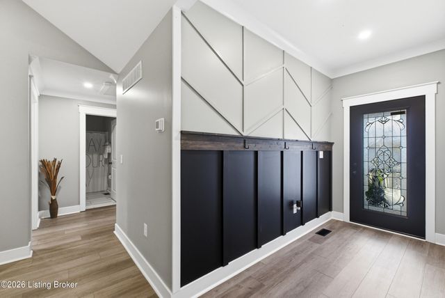 265 Bluffs Edge Dr, Mt Washington, KY 40047