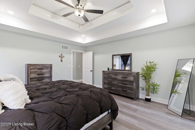 265 Bluffs Edge Dr, Mt Washington, KY 40047