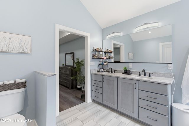 265 Bluffs Edge Dr, Mt Washington, KY 40047