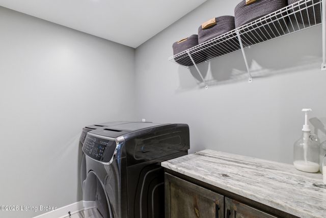 265 Bluffs Edge Dr, Mt Washington, KY 40047