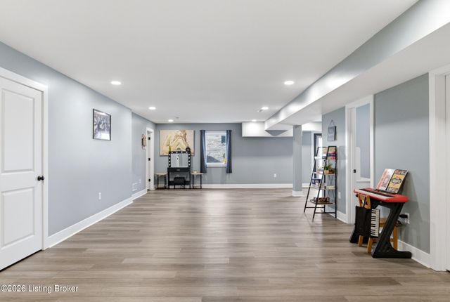 265 Bluffs Edge Dr, Mt Washington, KY 40047