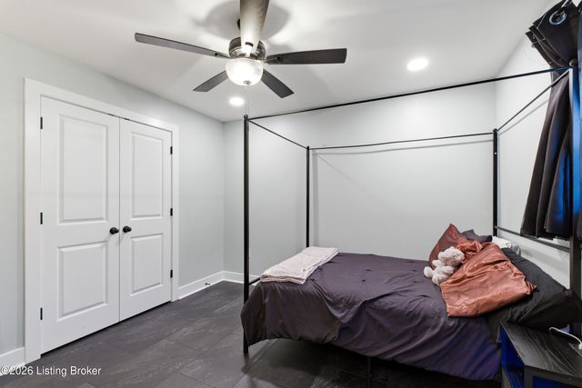 265 Bluffs Edge Dr, Mt Washington, KY 40047